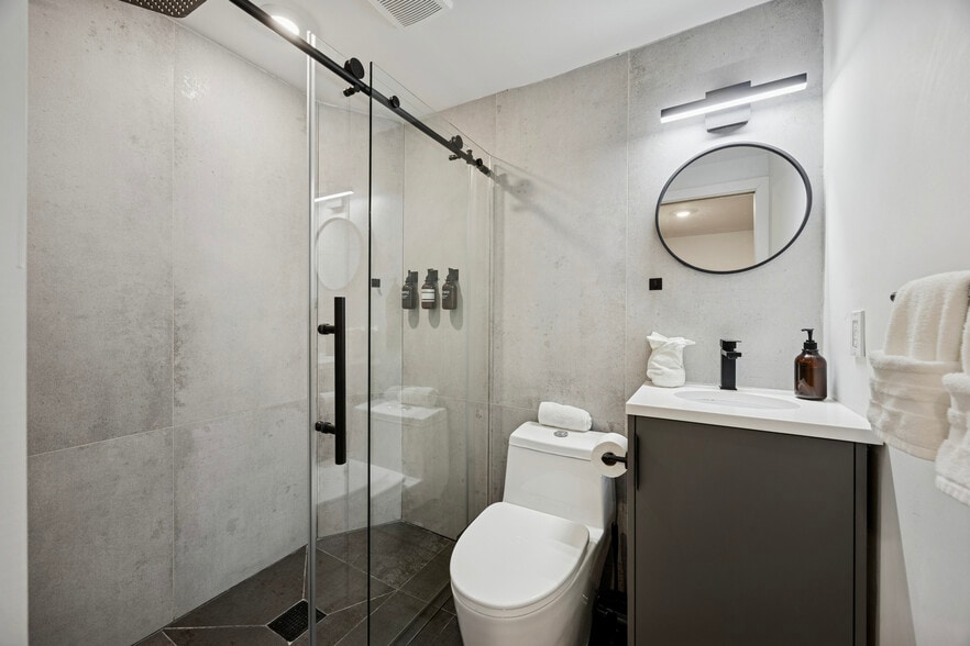 More Photos Of 1325 Spruce St, Philadelphia Hotel For Sale