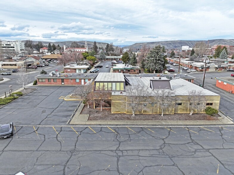 More Photos Of 401 S 12th Ave, Yakima Medical For Sale