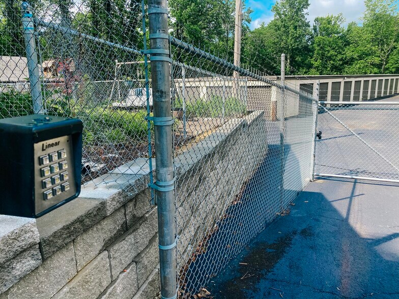 More Photos Of 6869 S Sweetwater Rd, Lithia Springs Self Storage For Sale