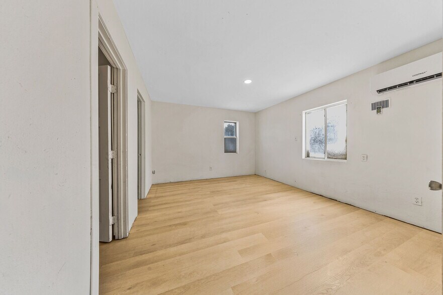 More Photos Of 38652 9th St E, Palmdale Apartments For Lease