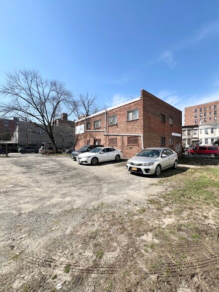 More Photos Of 168-30 89th Ave, Jamaica Office Residential For Lease