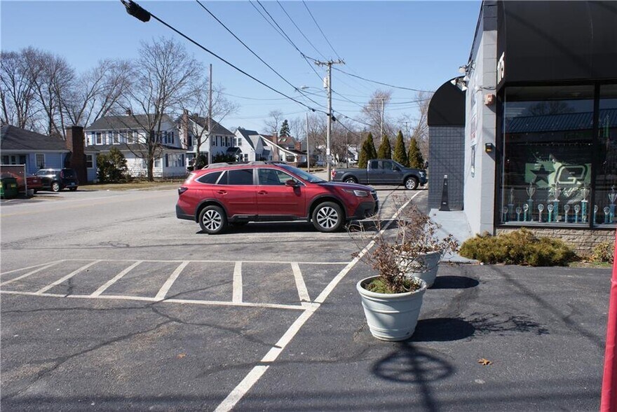 More Photos Of 1175 Post Rd, Warwick Storefront Retail Office For Lease