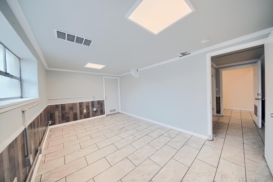 More Photos Of 33 E Magnolia St, Stockton Office For Lease