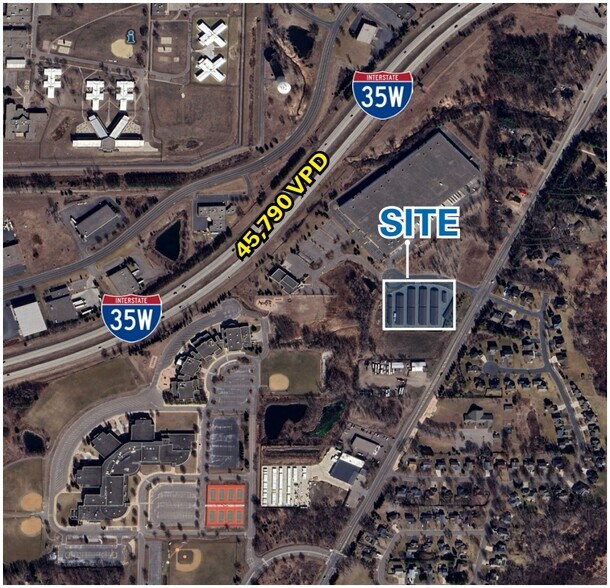 More Photos Of 440 Park Ct, Circle Pines Self Storage For Lease