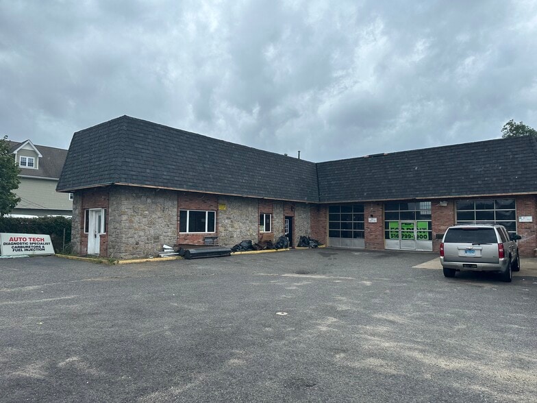 Primary Photo Of 5714 Old Sunrise Hwy, Massapequa Auto Repair For Lease