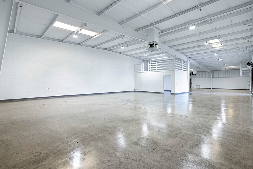 More Photos Of 245 M St, Fresno Warehouse For Lease
