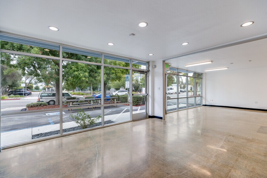 More Photos Of 1070-1080 Terra Bella Ave, Mountain View Light Manufacturing For Lease