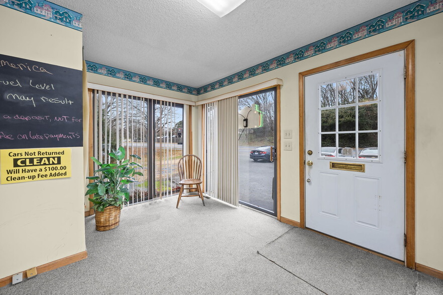 More Photos Of 710 US Highway 52 Highway N, Albemarle Office For Sale