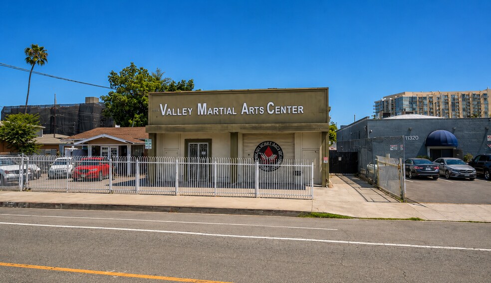 Primary Photo Of 11316 Burbank Blvd, North Hollywood Storefront For Lease