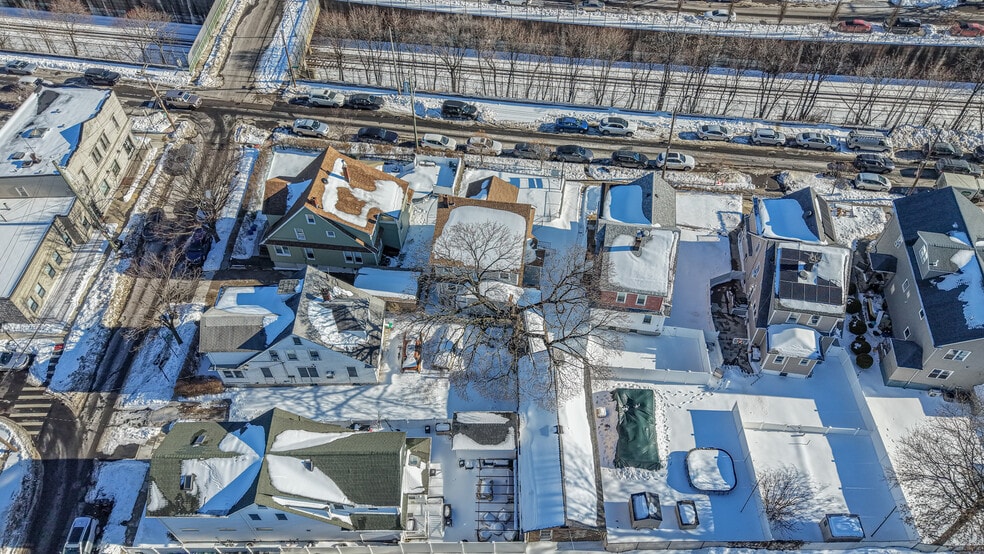 More Photos Of 129 New Dorp Plz, Staten Island Office Residential For Sale