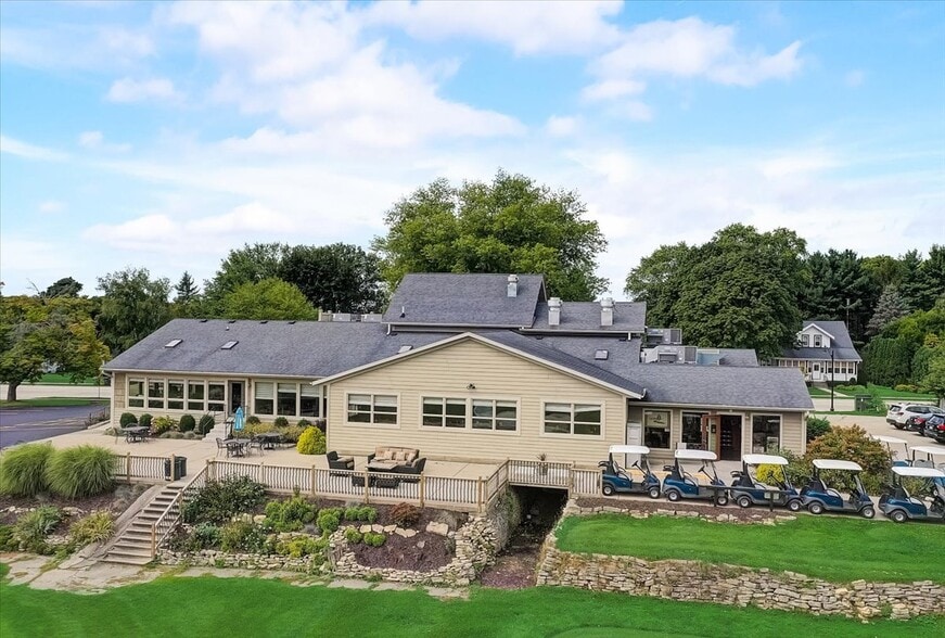 More Photos Of 800 S Main St, Lake Mills Golf Course Driving Range For Sale