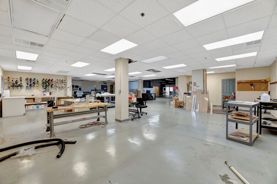 More Photos Of 200 Century Blvd, New Castle Warehouse For Sale
