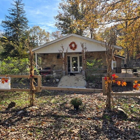 More Photos Of 11698 US Highway 60, Van Buren Specialty For Sale