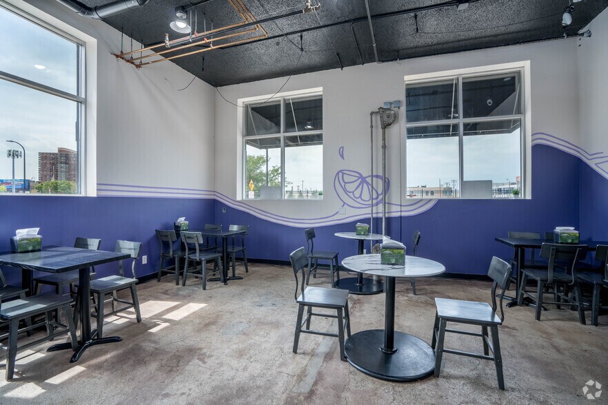 More Photos Of 1015-1025 Currie Ave, Minneapolis General Retail For Lease