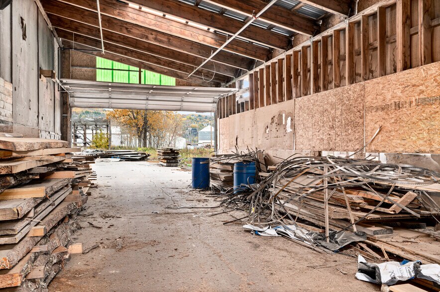 More Photos Of 350 Garfield Ave, Duluth Warehouse For Lease