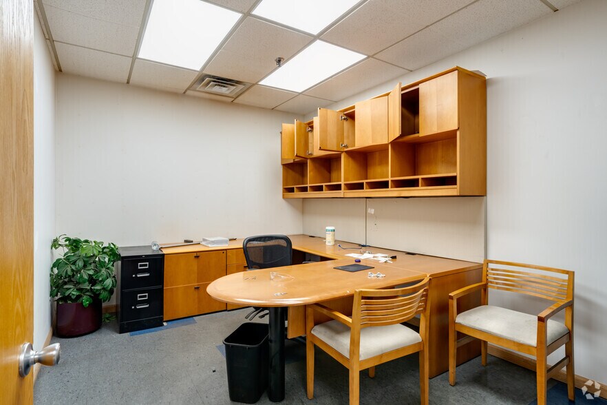 More Photos Of 10800 Ford Rd, Dearborn Warehouse For Lease