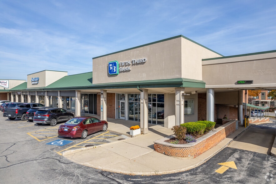 More Photos Of 333-445 S La Grange Rd, La Grange Park Unknown For Lease