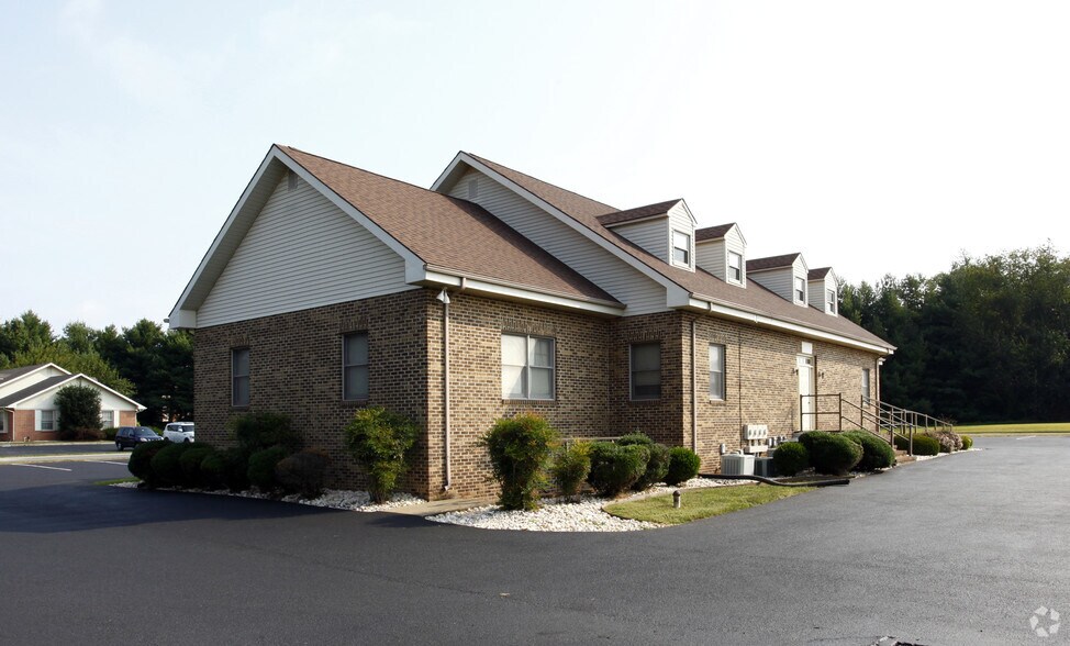 More Photos Of 1991 S State St, Dover Office For Lease