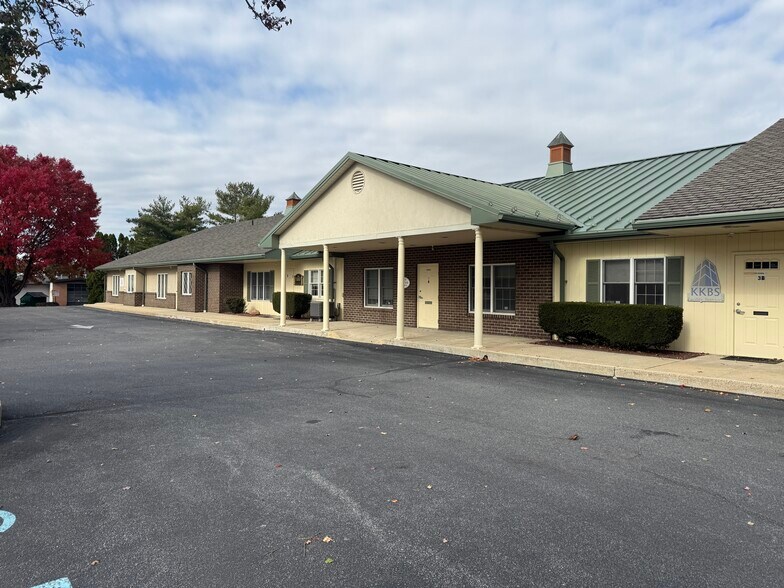 Primary Photo Of 320 Abington Dr, Wyomissing Medical For Lease