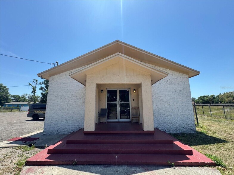 More Photos Of 3201 E Genessee St, Tampa Religious Facility For Sale