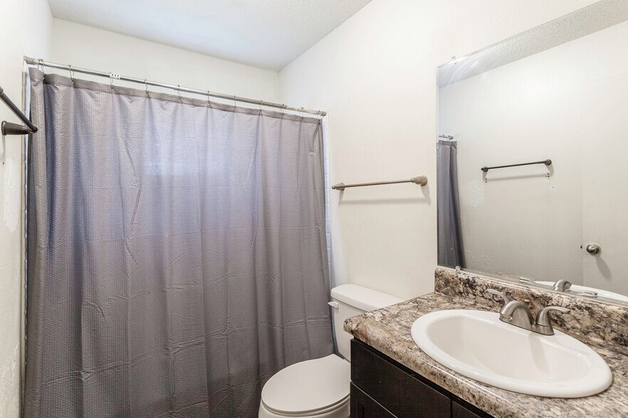 More Photos Of 205 W Moultrie Dr, Blytheville Apartments For Sale