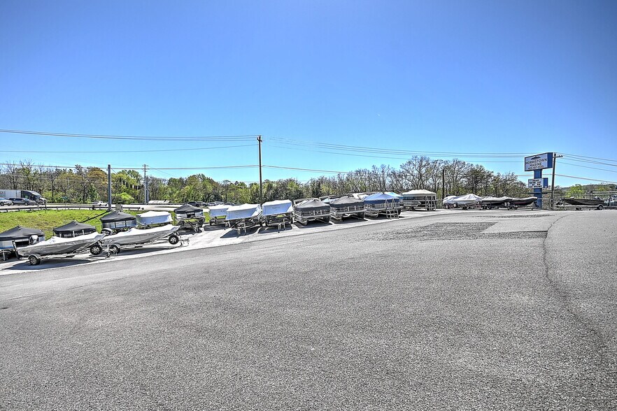 More Photos Of 2905 Cherokee Park Rd, Morristown Auto Dealership For Sale