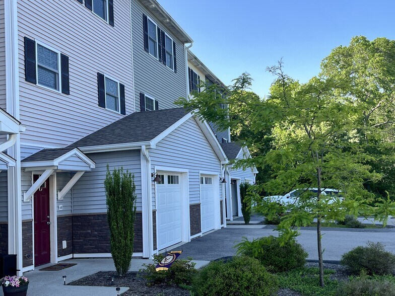 More Photos Of 10 Fort Hill Rd, Groton Apartments For Sale