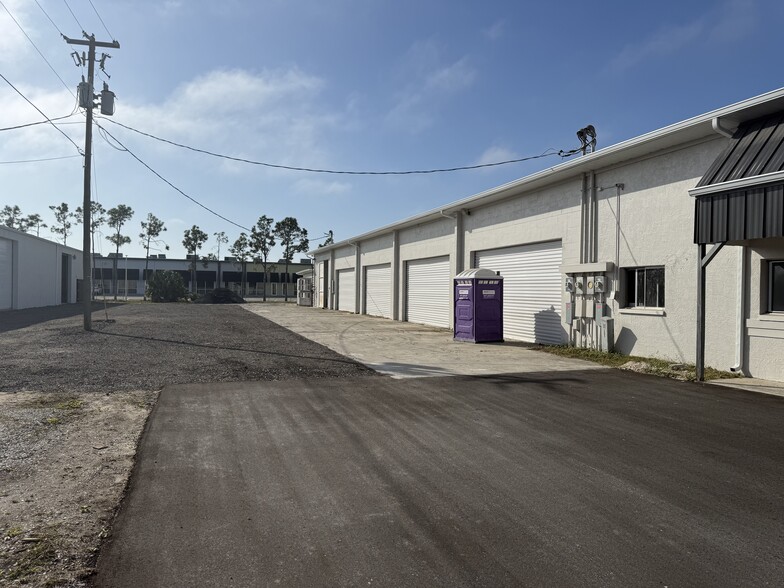 More Photos Of 6100 Idlewild St, Fort Myers Auto Repair For Sale