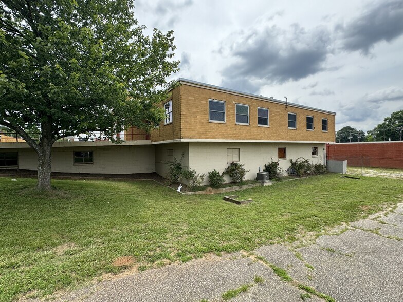 More Photos Of 86 Allen St, Greenville Police Fire Station For Sale