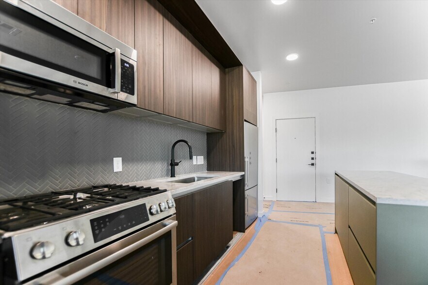 More Photos Of 2209 S First St, Austin Apartments For Sale