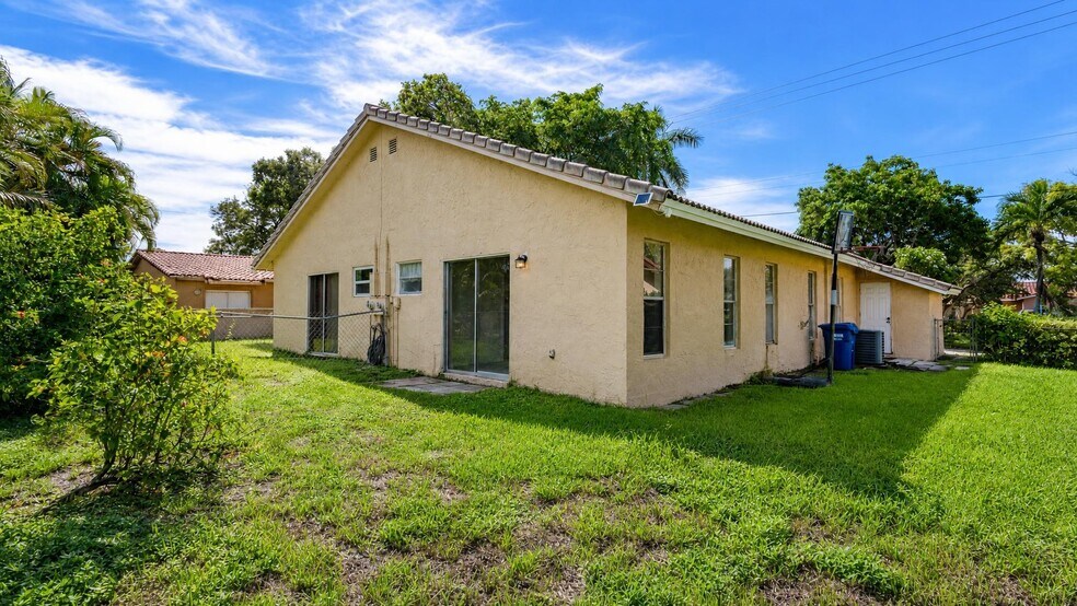 More Photos Of 11281 NW 39th St, Coral Springs Multifamily For Sale