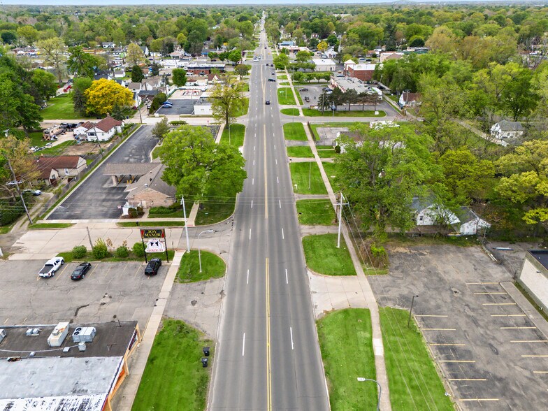 More Photos Of 29049 Joy Rd, Westland Bank For Lease