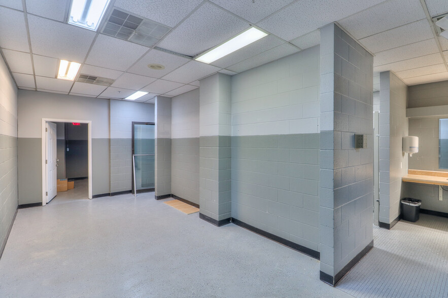 More Photos Of 605 River Rock Blvd, Murfreesboro Health Club For Lease