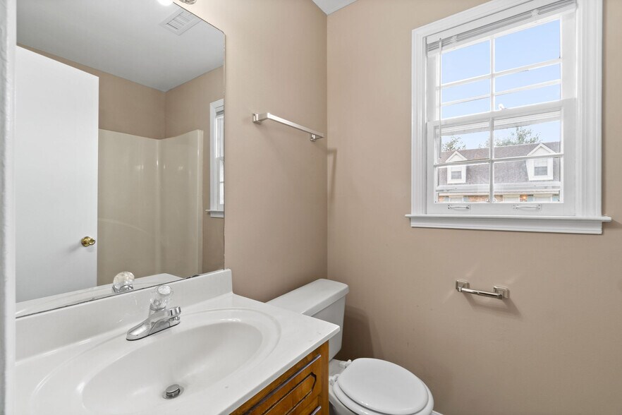 More Photos Of 279B Harrier ct, Clarksville Apartments For Sale