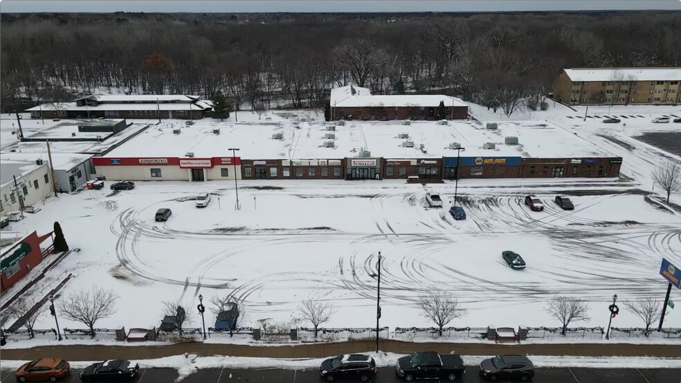 More Photos Of 110-114 S Rum River Dr, Princeton General Retail For Lease