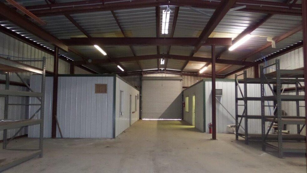 More Photos Of 6339B E Opelousas St, Lake Charles Distribution For Lease