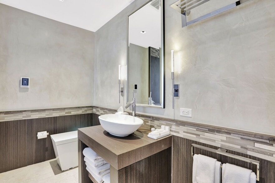 More Photos Of 45 NE 21st Ave, Deerfield Beach Hotel For Sale