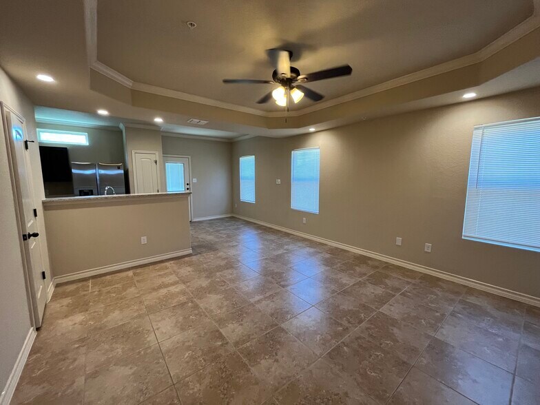 More Photos Of 13903 Annas Way, San Antonio Apartments For Sale