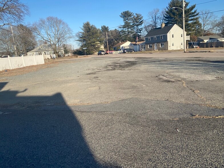 More Photos Of 584 Washington St, Attleboro Service Station For Sale