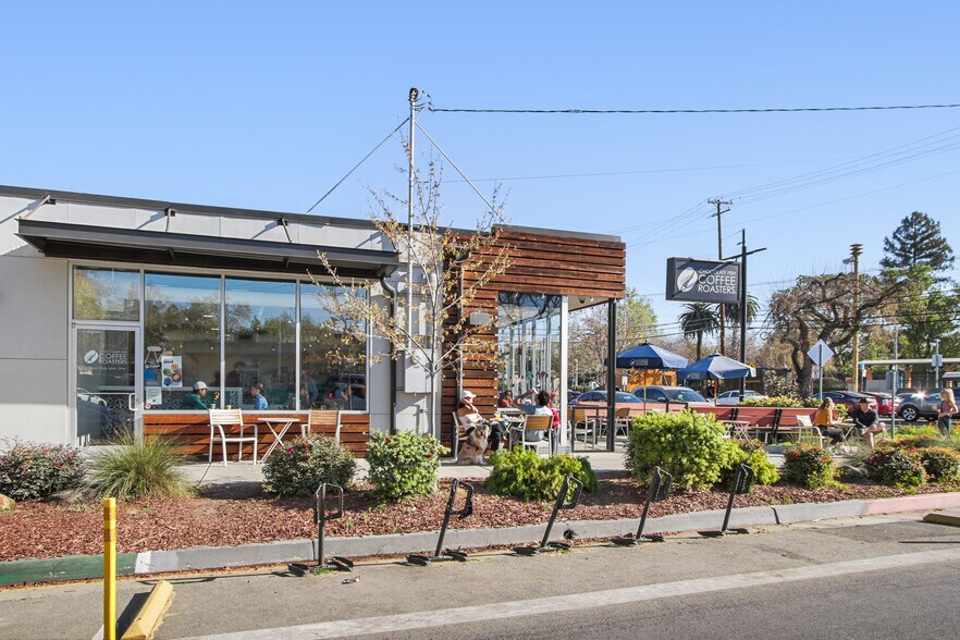 More Photos Of 2932-2940 Freeport Blvd, Sacramento Freestanding For Sale