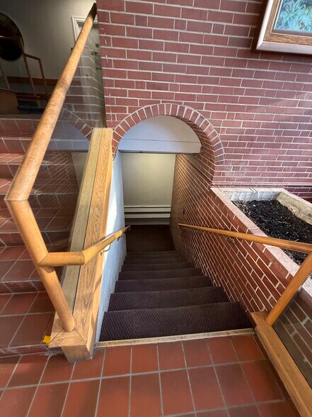 More Photos Of 76 Summer St, Fitchburg Office For Sale