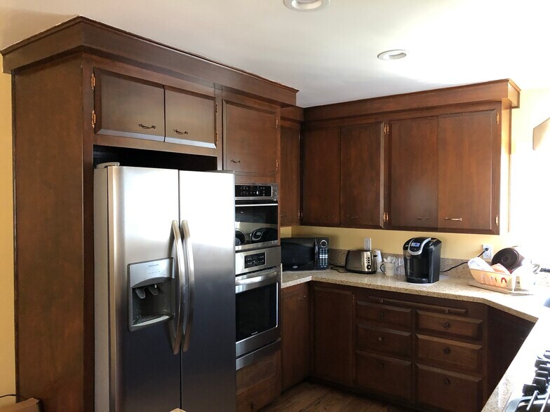 More Photos Of 10404 Foothill Blvd, Lake View Terrace Specialty For Sale