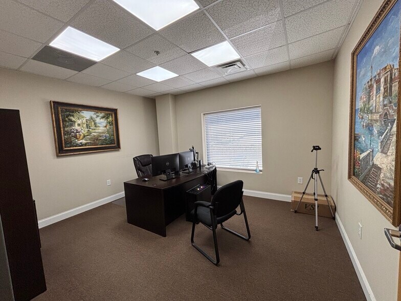 More Photos Of 1205 Alpha Dr, Alpharetta Warehouse For Lease