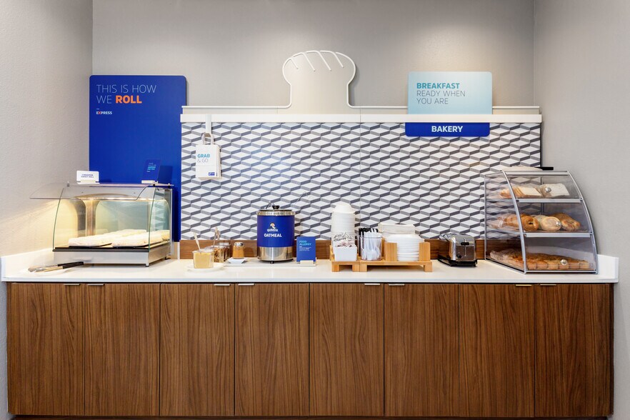 More Photos Of 220 Woodlawn Rd, Macclenny Hotel For Sale