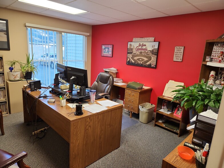 More Photos Of 3121 E Boundary Ct, Midlothian Office For Sale