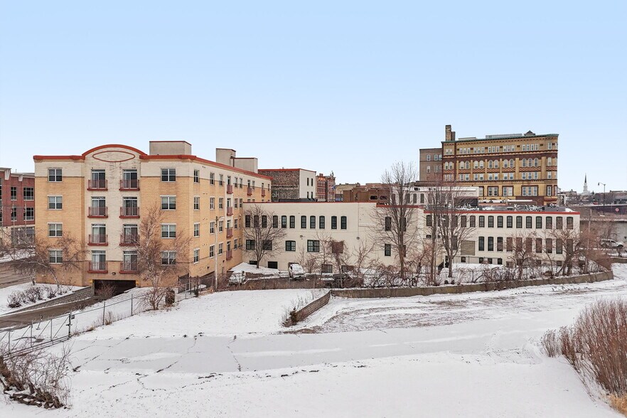 More Photos Of 134 Main St, Racine Apartments For Sale