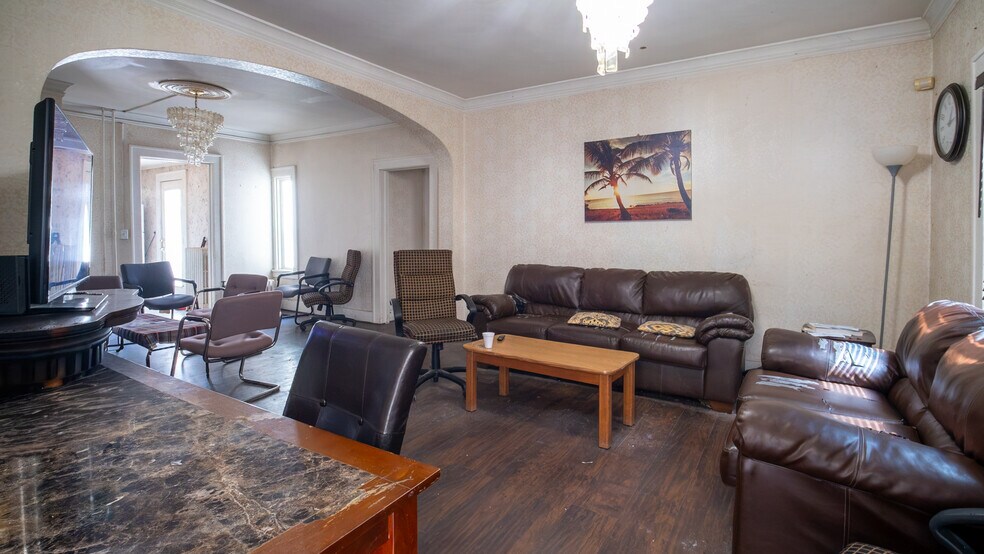 More Photos Of 707 E Center St, Rochester Apartments For Sale