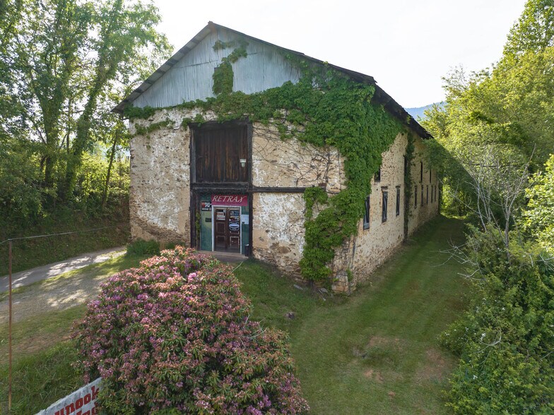 More Photos Of 94 Providence Pl, Waynesville Storefront Retail Office For Sale