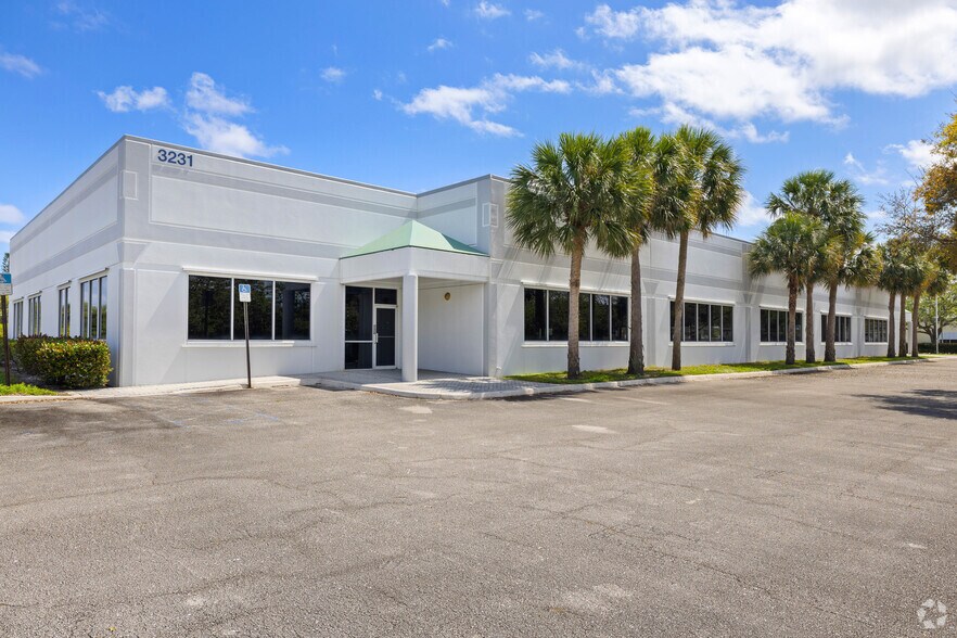 More Photos Of 3998 FAU Blvd, Boca Raton Unknown For Lease
