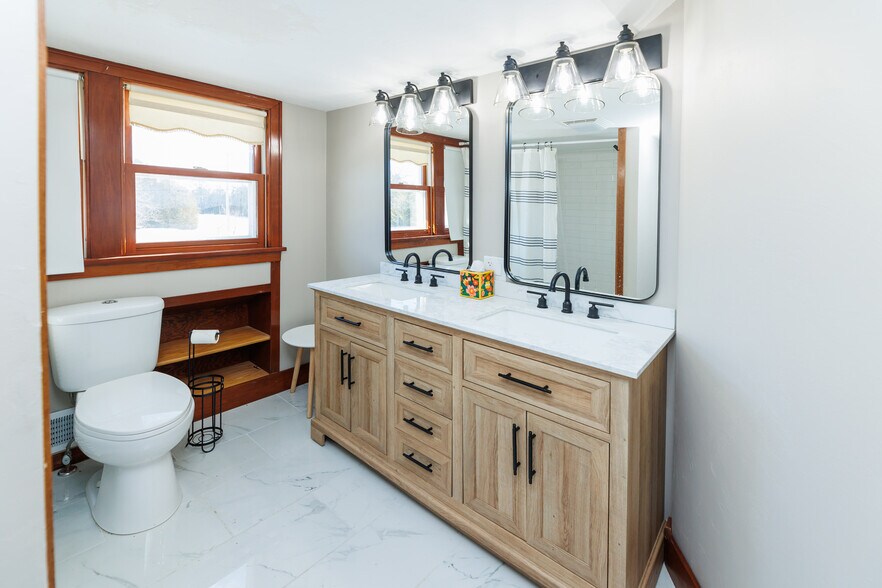 More Photos Of 6269 Wi-57, Sturgeon Bay Hotel For Sale